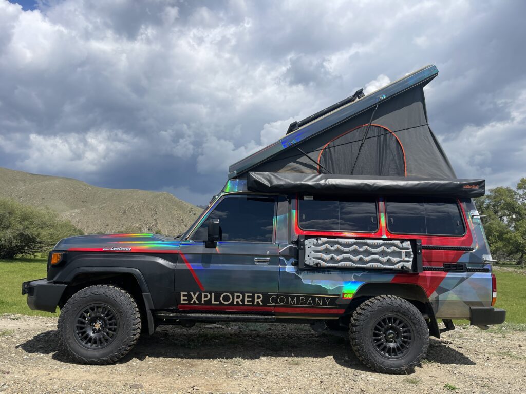 TOYOTA Land Cruiser 78 with roof top tent from Explorer.Company